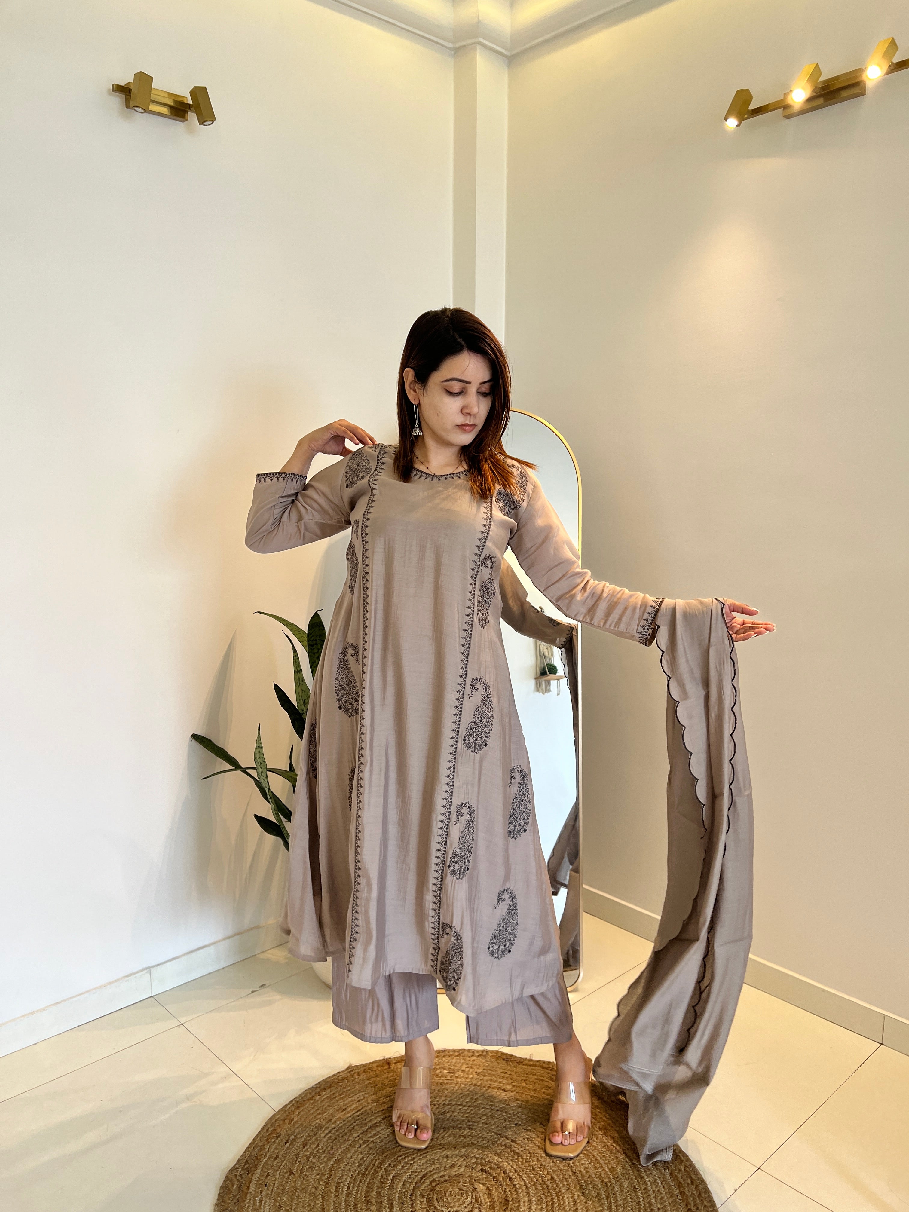 Beige Paisley Set